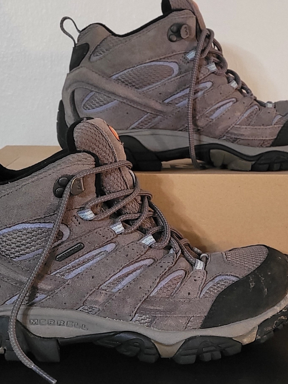 Merrell Women's Moab 2 Mid Waterproof Hiking Boot - Gray/Blue, Size 10.5 Wide - Picture 6 of 11